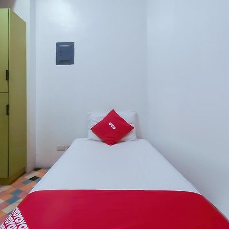 Spot On Junction Hostel San Pedro Makati Eksteriør billede