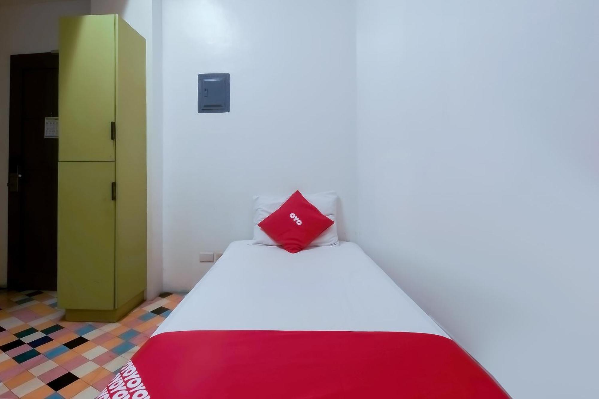 Spot On Junction Hostel San Pedro Makati Eksteriør billede