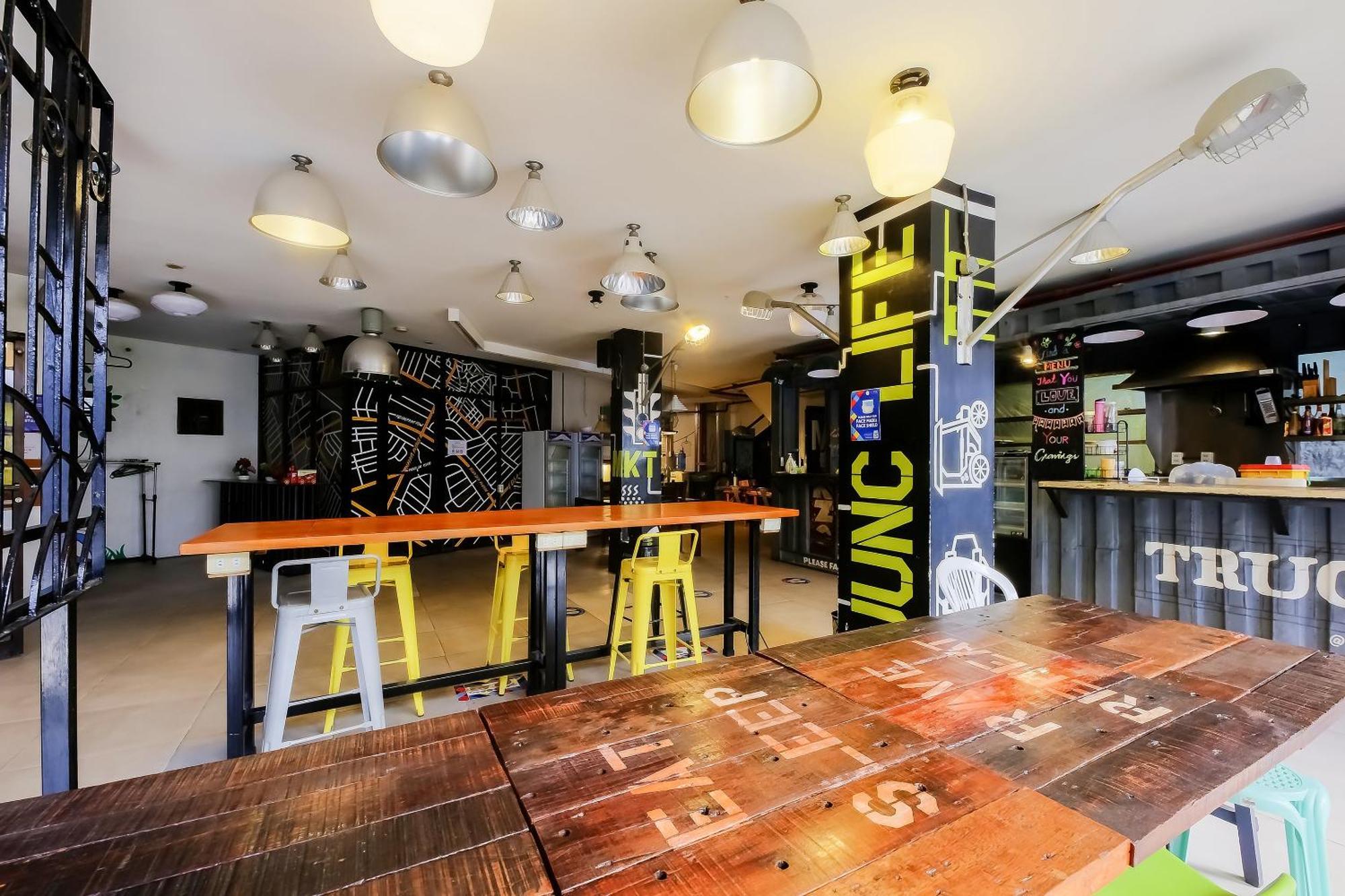 Spot On Junction Hostel San Pedro Makati Eksteriør billede