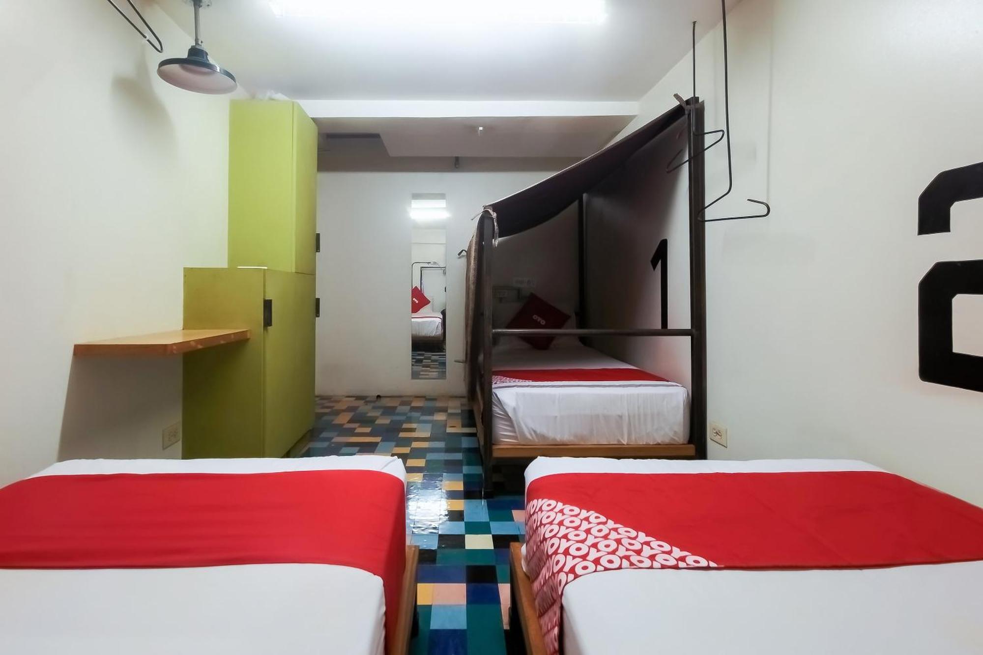 Spot On Junction Hostel San Pedro Makati Eksteriør billede