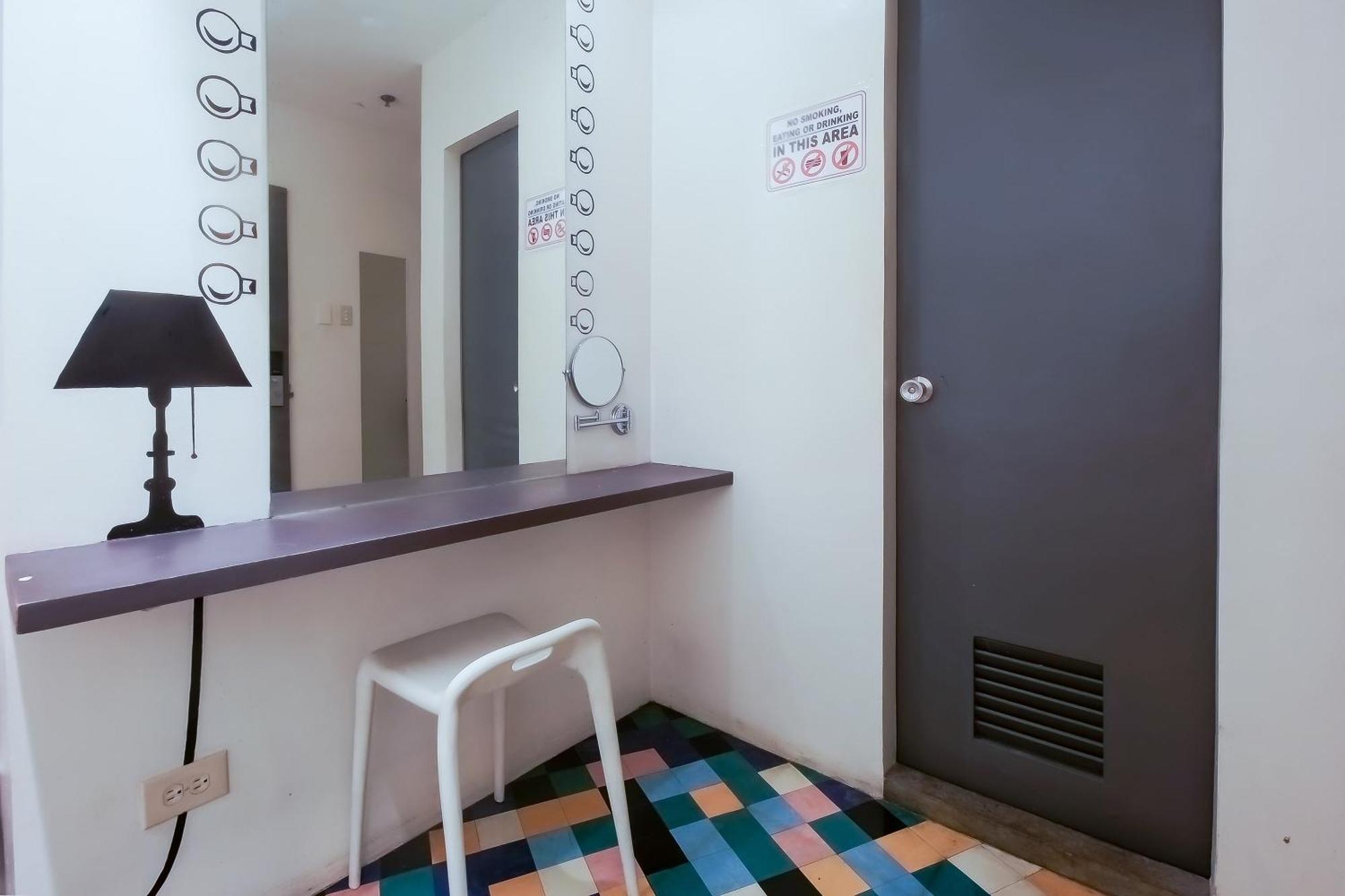 Spot On Junction Hostel San Pedro Makati Eksteriør billede