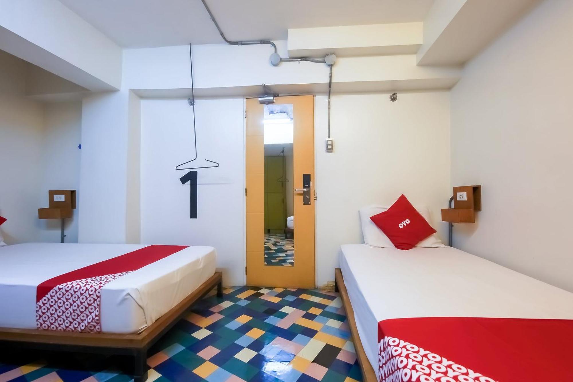 Spot On Junction Hostel San Pedro Makati Eksteriør billede