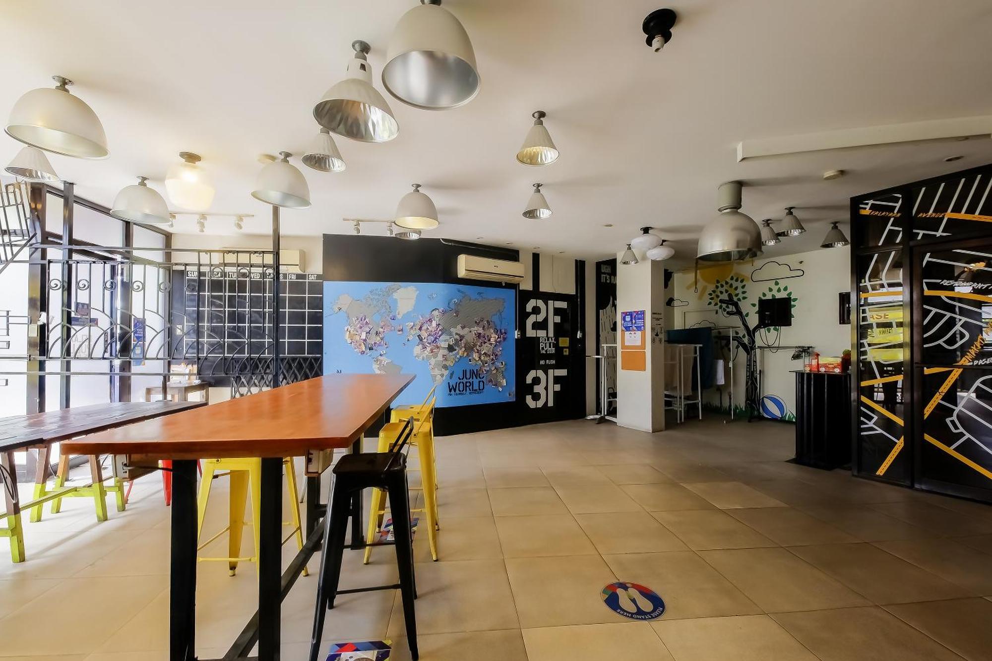 Spot On Junction Hostel San Pedro Makati Eksteriør billede